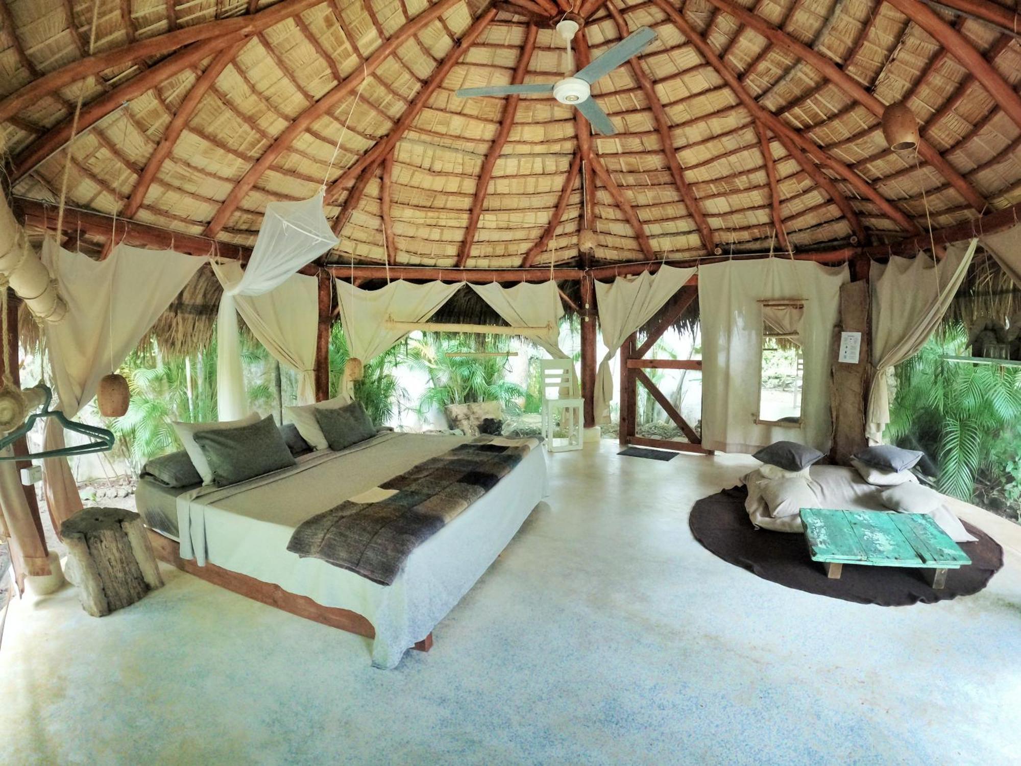 Отель Dream Glamping Jungle Bohio Лас Терренас Экстерьер фото